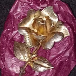Vintage Elegant Flower Gold-tone  & Silver-tone Brooch Pin Rose Long Stemmed